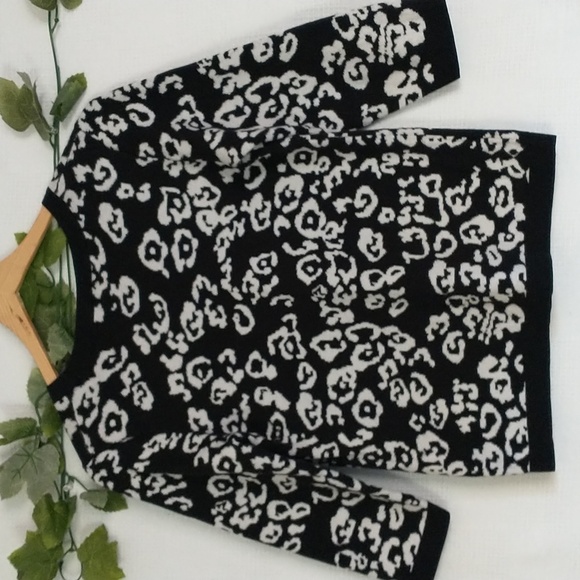 Ann Taylor Leopard Print Sweater Size Small - Picture 6 of 7
